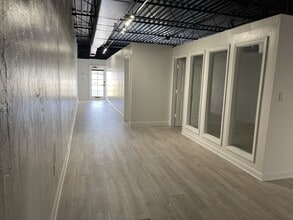 13451 Mcgregor Blvd, Fort Myers, FL for lease Interior Photo- Image 2 of 3