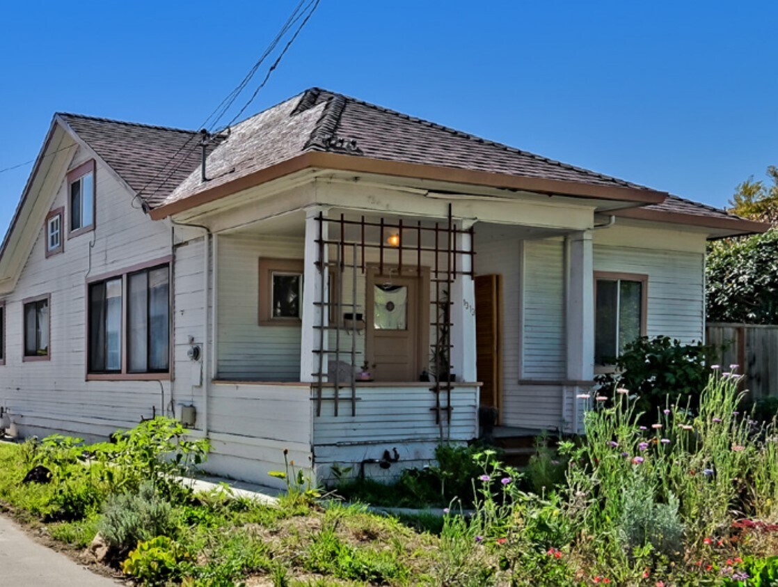 1307 Seabright Ave, Santa Cruz, CA 95062 Specialty for Sale