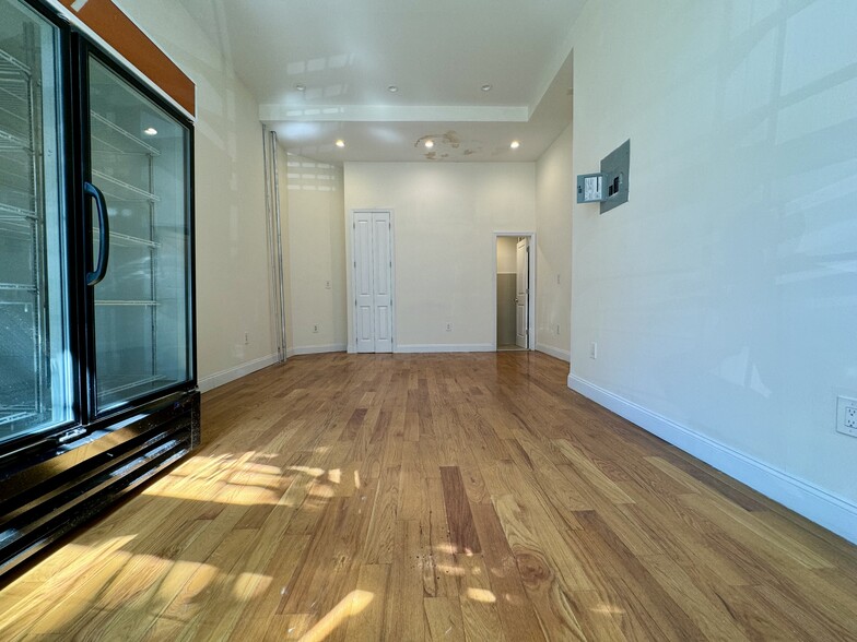 1383 Bedford Ave, Brooklyn, NY for lease - Interior Photo - Image 3 of 6