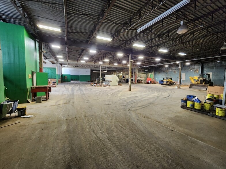 10830 Glass St, North Huntingdon, PA for sale - Interior Photo - Image 3 of 11