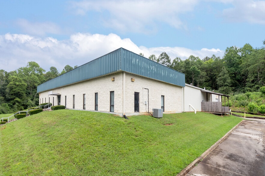 1003 Clarence Larson Dr, Oak Ridge, TN for sale - Building Photo - Image 3 of 24
