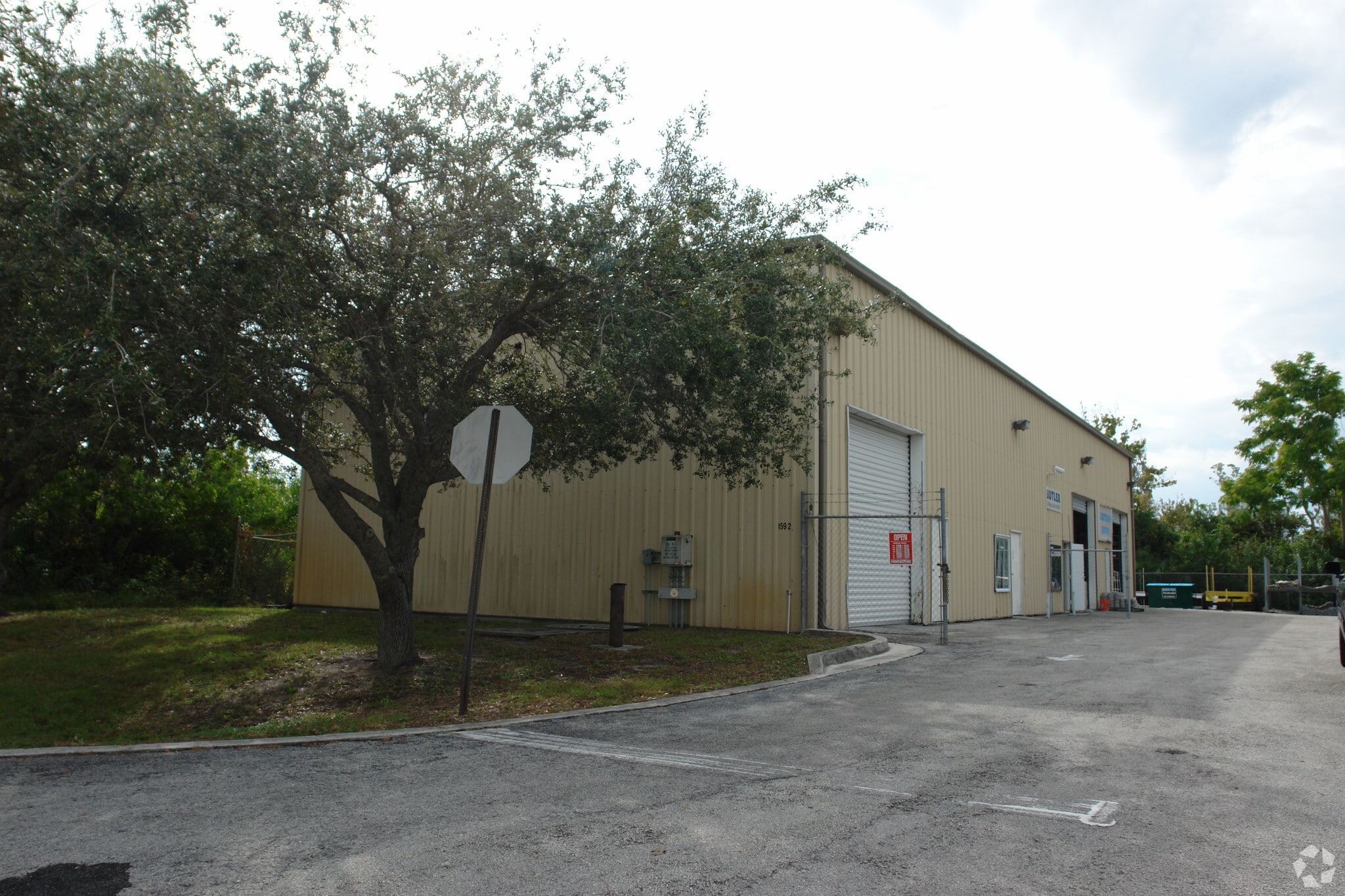 1592 SE South Niemeyer Cir, Port Saint Lucie, FL for lease Primary Photo- Image 1 of 3