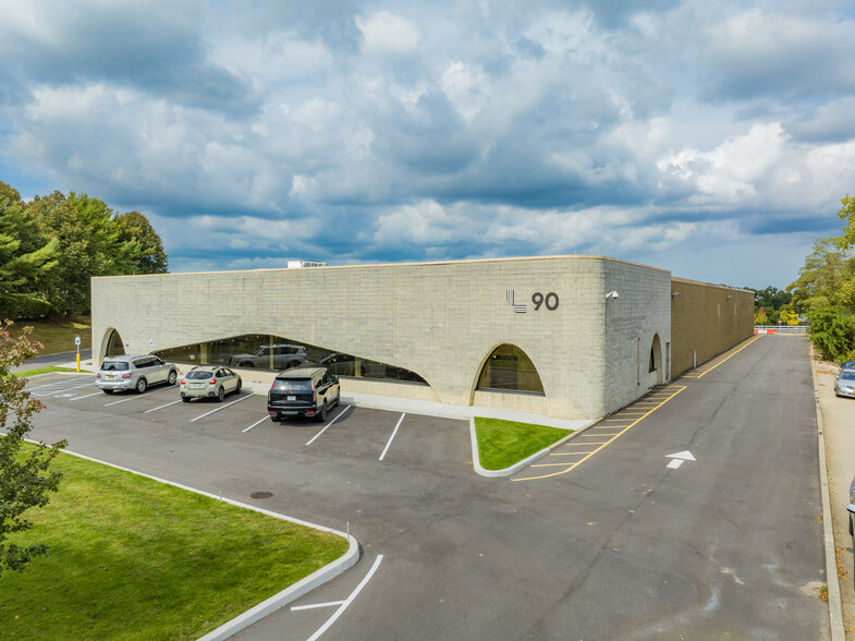 90 Davids Dr, Hauppauge, NY for lease - Building Photo - Image 1 of 8