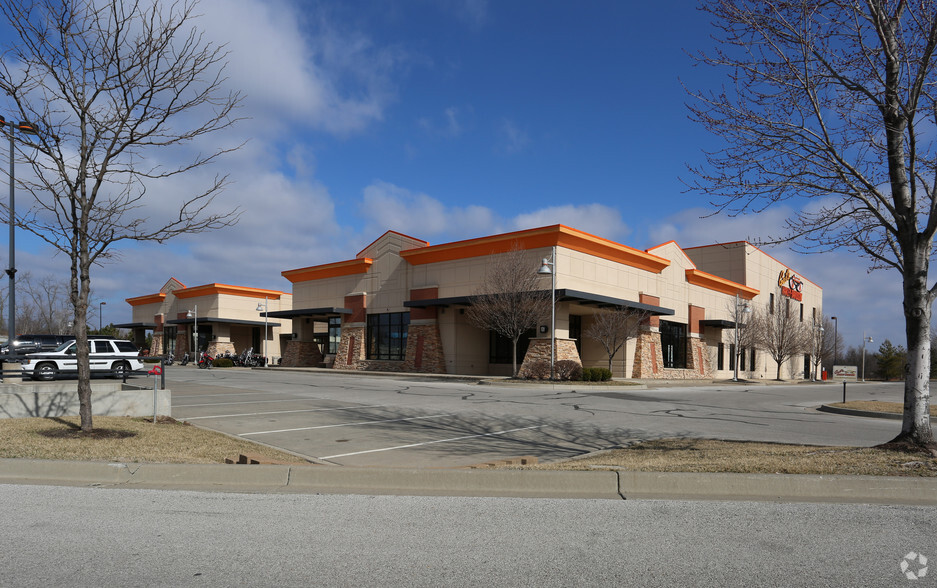 5900 Mo-150 Hwy, Grandview, MO for lease - Primary Photo - Image 1 of 23