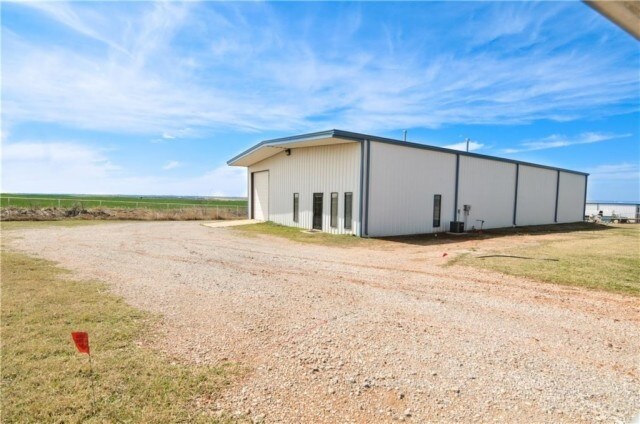 15820 NW Expressway, Yukon, OK for sale - Primary Photo - Image 1 of 1