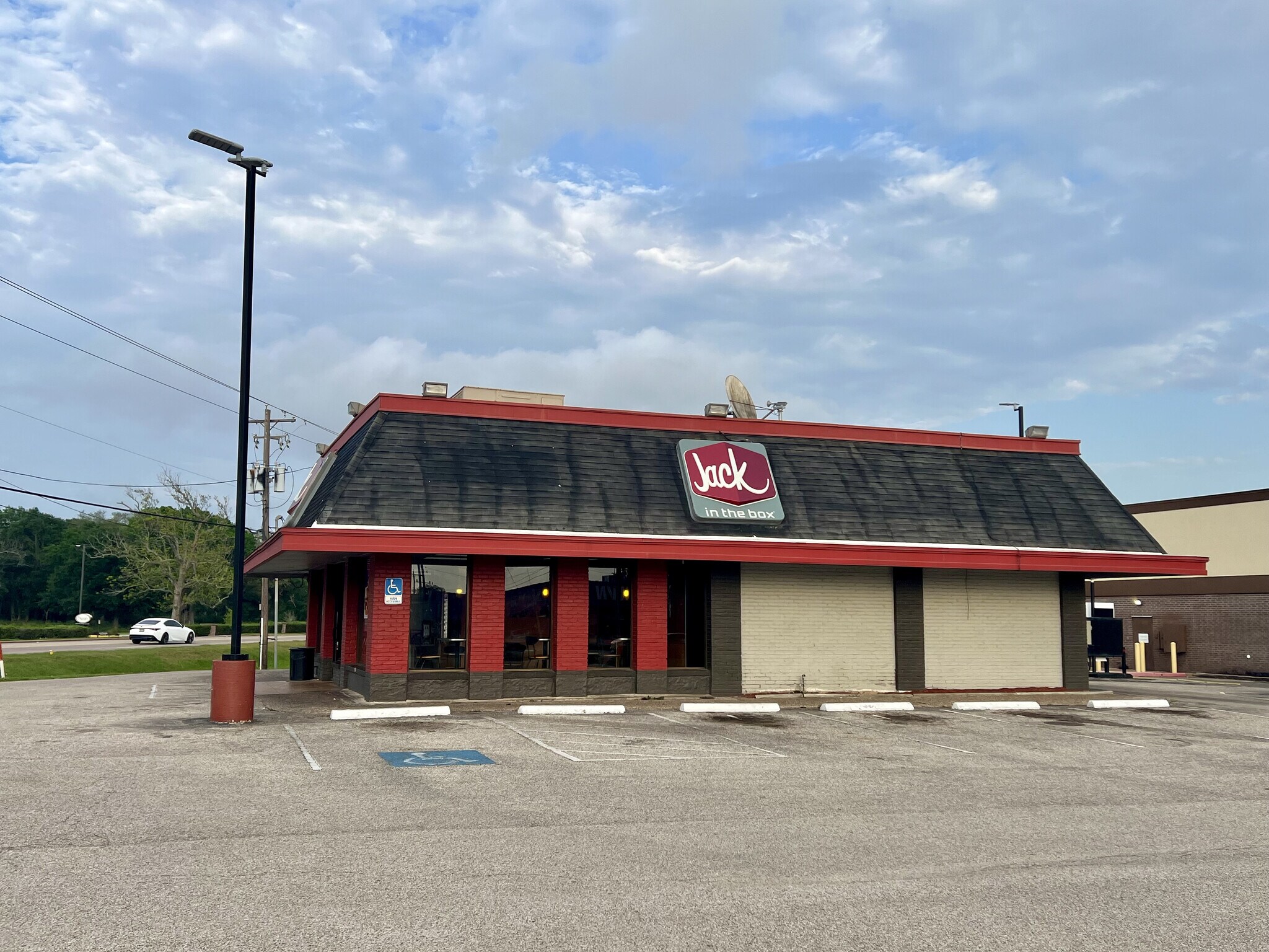 1041 W Plantation Dr, Clute, TX for sale Building Photo- Image 1 of 1