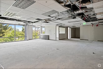 31111 Agoura Rd, Westlake Village, CA for lease Interior Photo- Image 1 of 2