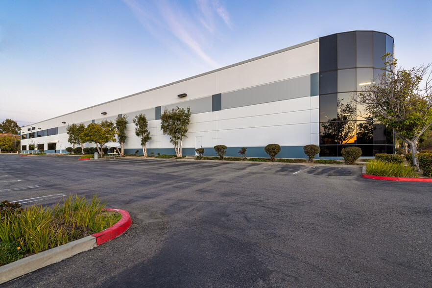 2340 Cousteau Ct, Vista, CA for lease - Primary Photo - Image 1 of 6