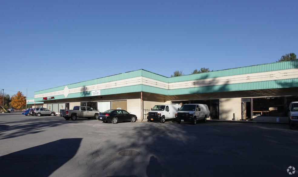 1332-1348 Saratoga Rd, Gansevoort, NY for lease - Primary Photo - Image 1 of 5