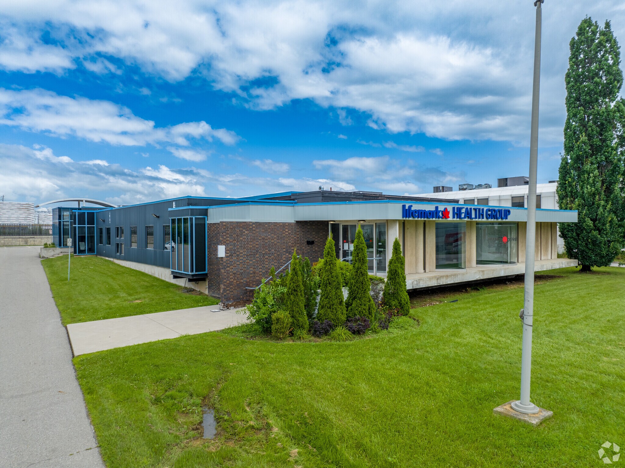 3215 N Service Rd, Burlington, ON for lease Primary Photo- Image 1 of 7