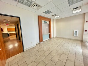 1222 W Oaklawn Rd, Pleasanton, TX for lease Interior Photo- Image 2 of 18