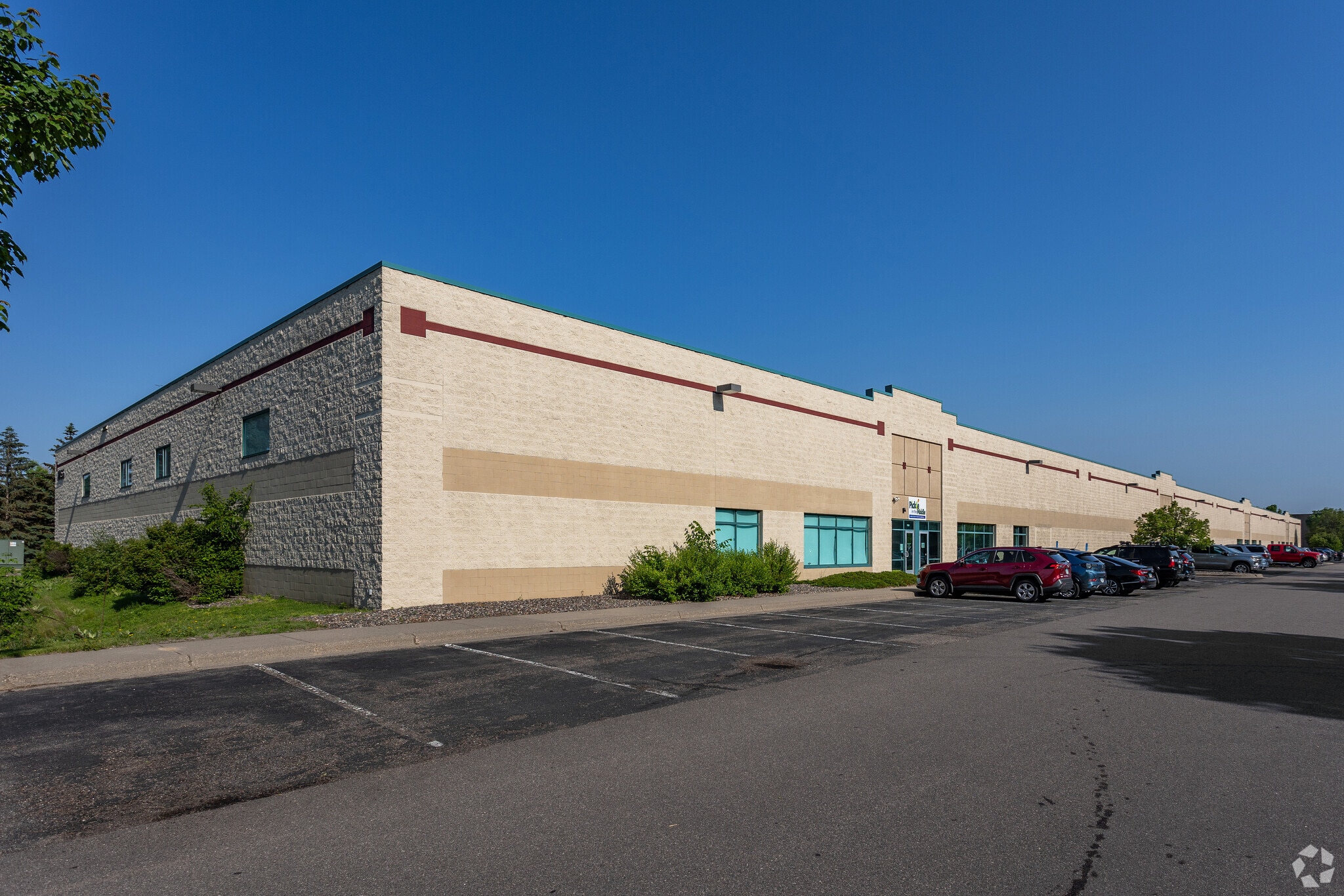 7700 N 68th Ave, Minneapolis, MN for lease Building Photo- Image 1 of 7