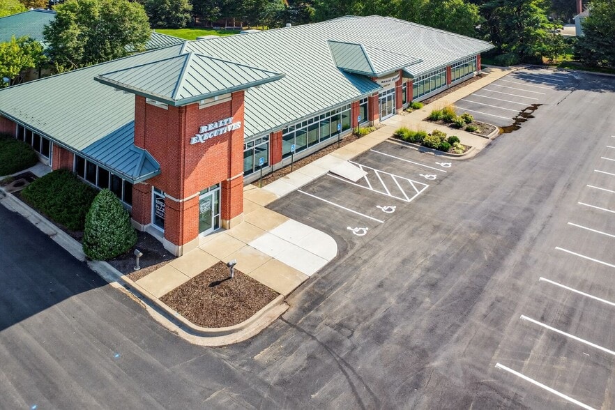 11401 Ash St, Overland Park, KS for sale - Aerial - Image 3 of 19