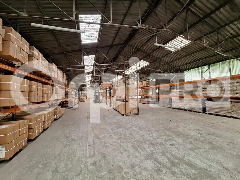 Flex in Haramont for lease - Interior Photo - Image 3 of 7