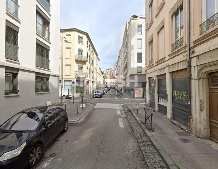 Retail in Lyon for lease - Building Photo - Image 3 of 4