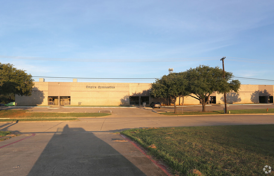 2001 Reliance Pky, Bedford, TX for lease - Primary Photo - Image 1 of 7