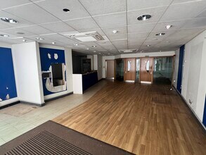 Station Rd, Ilkley for lease Interior Photo- Image 1 of 3