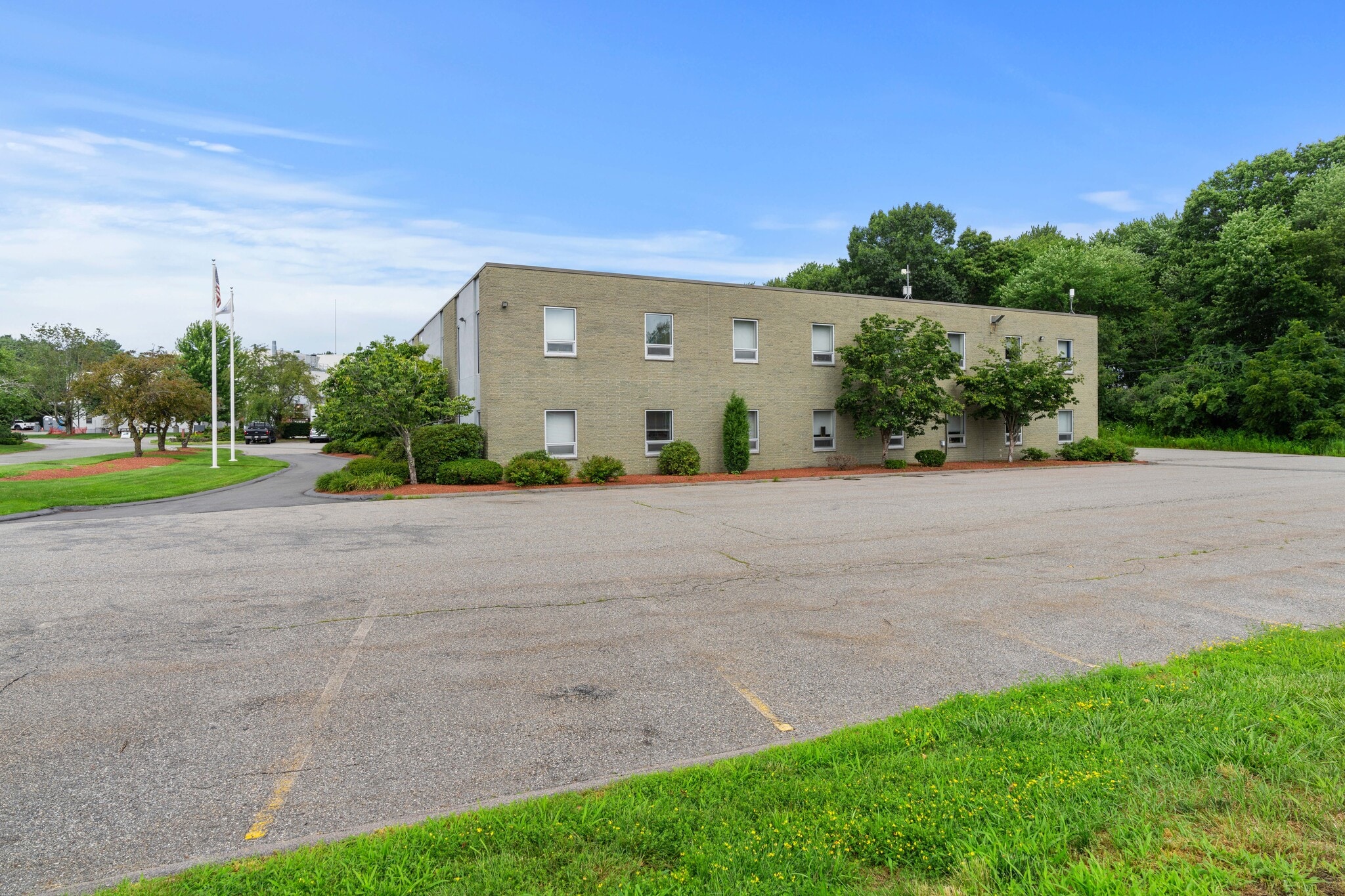 4 Preston Ct, Bedford, MA 01730 1K15K SF Office/R&D/Lab Space