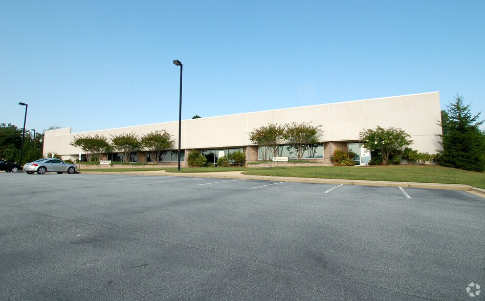 189 Continuum Dr, Fletcher, NC for sale - Primary Photo - Image 1 of 1