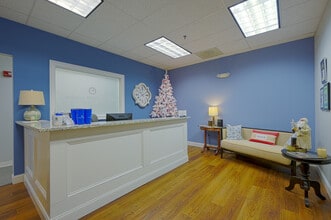 12700 Black Forest Ln, Woodbridge, VA for lease Interior Photo- Image 2 of 7