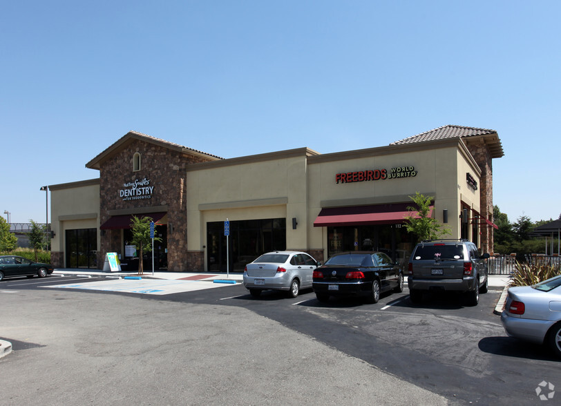 110-112 Nut Tree Rd, Vacaville, CA for sale - Primary Photo - Image 1 of 1