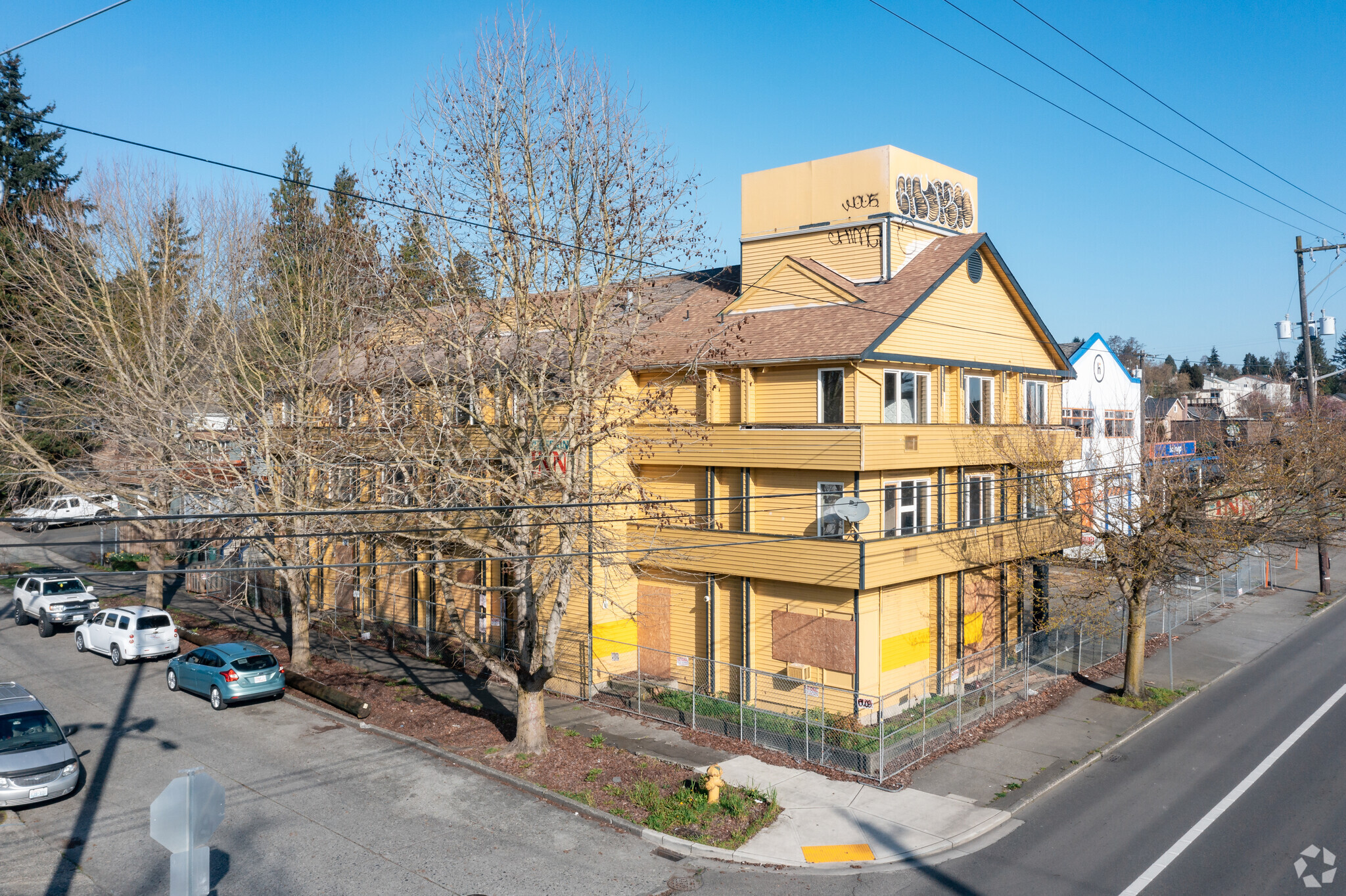 8201 Aurora Ave N, Seattle, WA 98103 | LoopNet