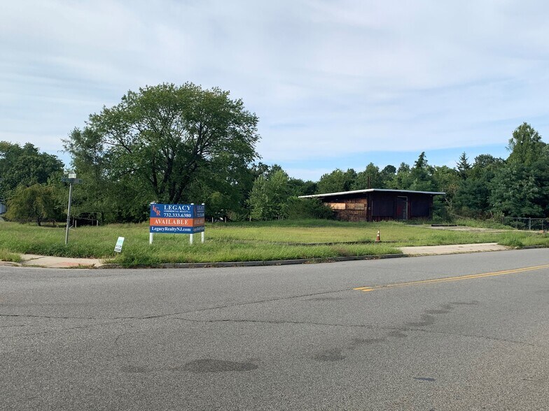 140 Bethany Rd, Hazlet, NJ 07730