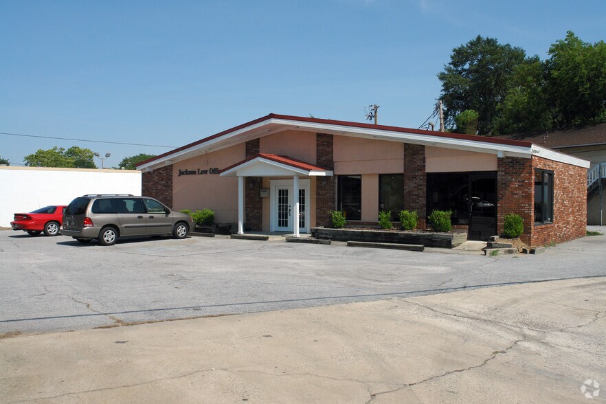 1830 Walton Way, Augusta, GA for sale - Primary Photo - Image 1 of 11