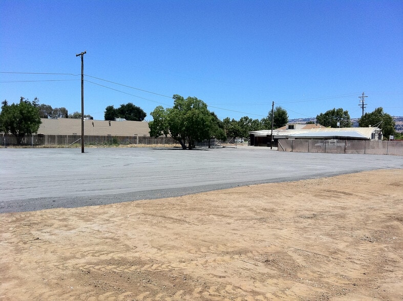16315 Monterey Rd, Morgan Hill, CA for lease - Building Photo - Image 1 of 2