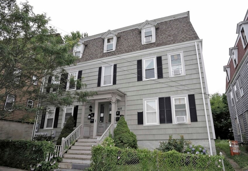 527 4th St, Fall River, MA for sale - Building Photo - Image 1 of 1