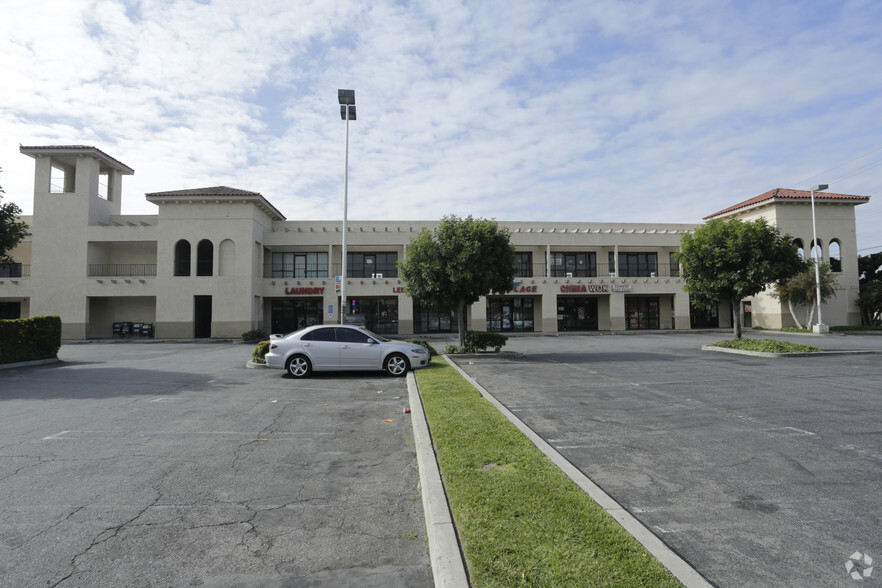 7500-7532 Rosecrans Ave, Paramount, CA for lease - Building Photo - Image 3 of 6