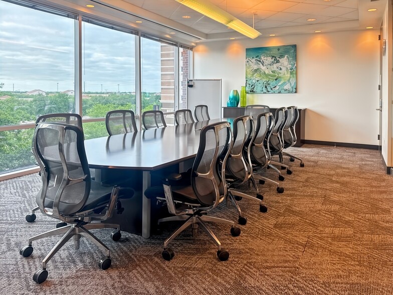 2245 Texas Dr, Sugar Land, TX for lease - Interior Photo - Image 3 of 18