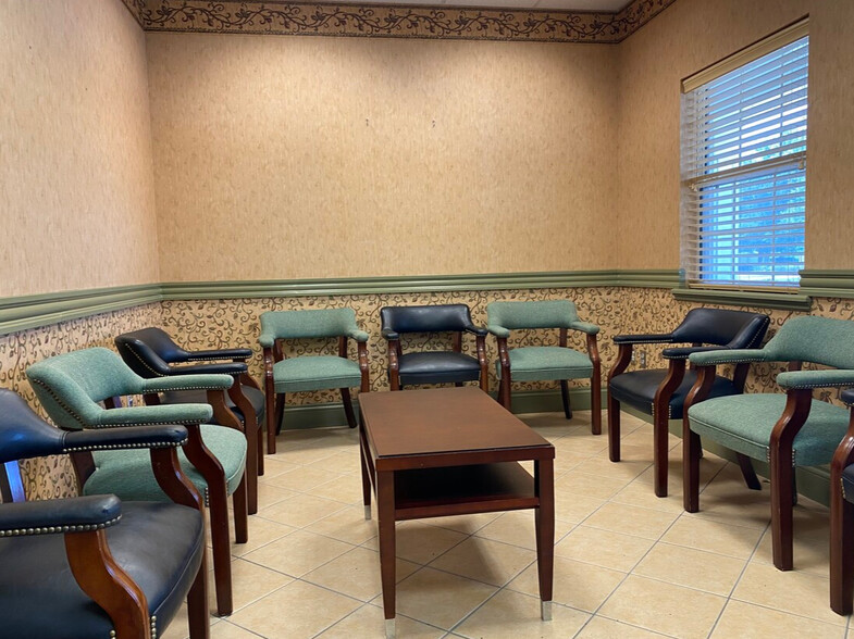 8489-8491 SE 165th Mulberry Ln, The Villages, FL for lease - Lobby - Image 2 of 11