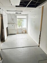 900 S Washington St, Falls Church, VA for lease Interior Photo- Image 2 of 4