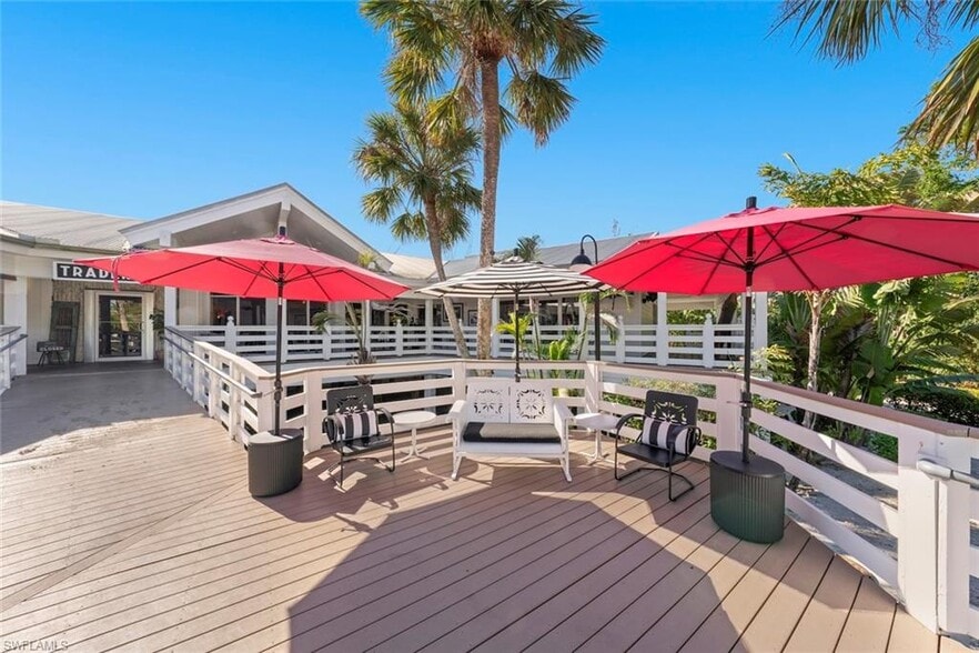 1551 Periwinkle Way, Sanibel, FL for sale - Building Photo - Image 2 of 13