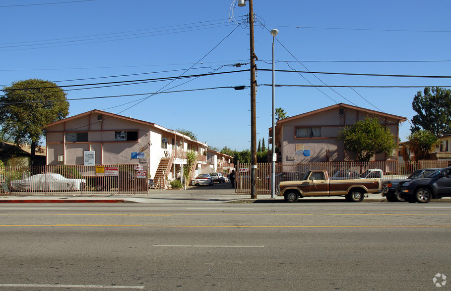 Multifamily in Van Nuys, CA for sale - Building Photo - Image 1 of 1