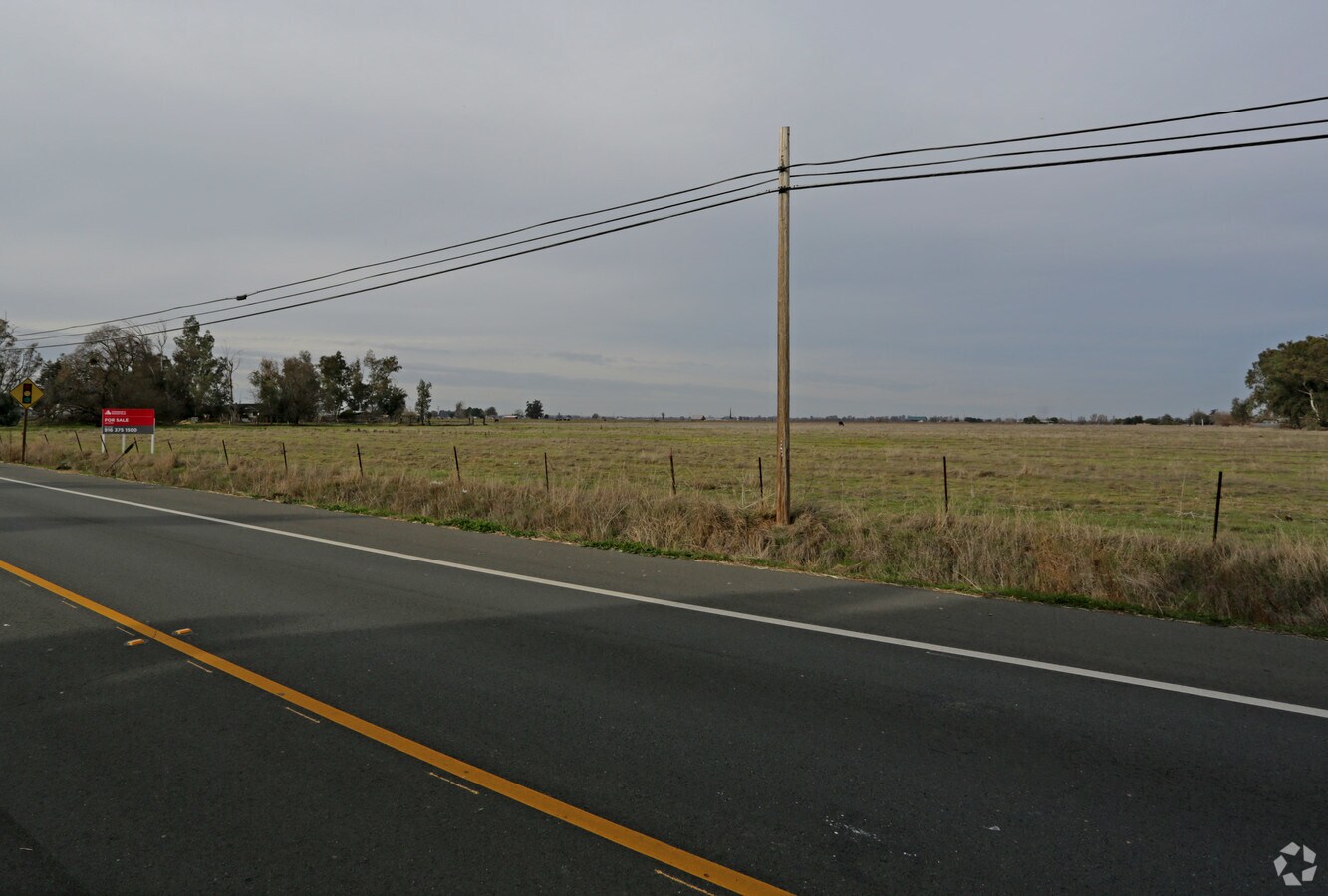 10419 Twin Cities Rd, Galt, CA 95632