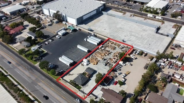 15594 Slover Ave, Fontana, CA for lease - Building Photo - Image 3 of 9