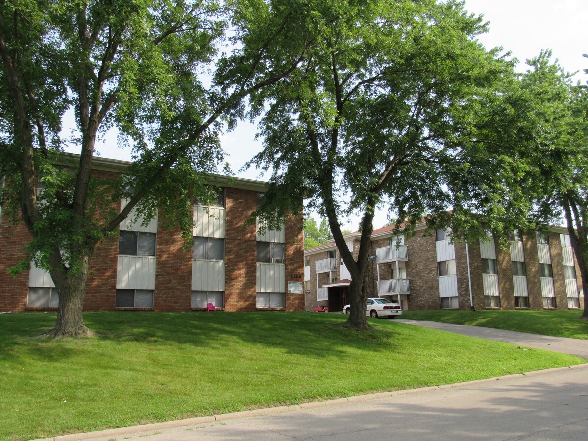 48154860 Creekview Rd, Rockford, IL 61108