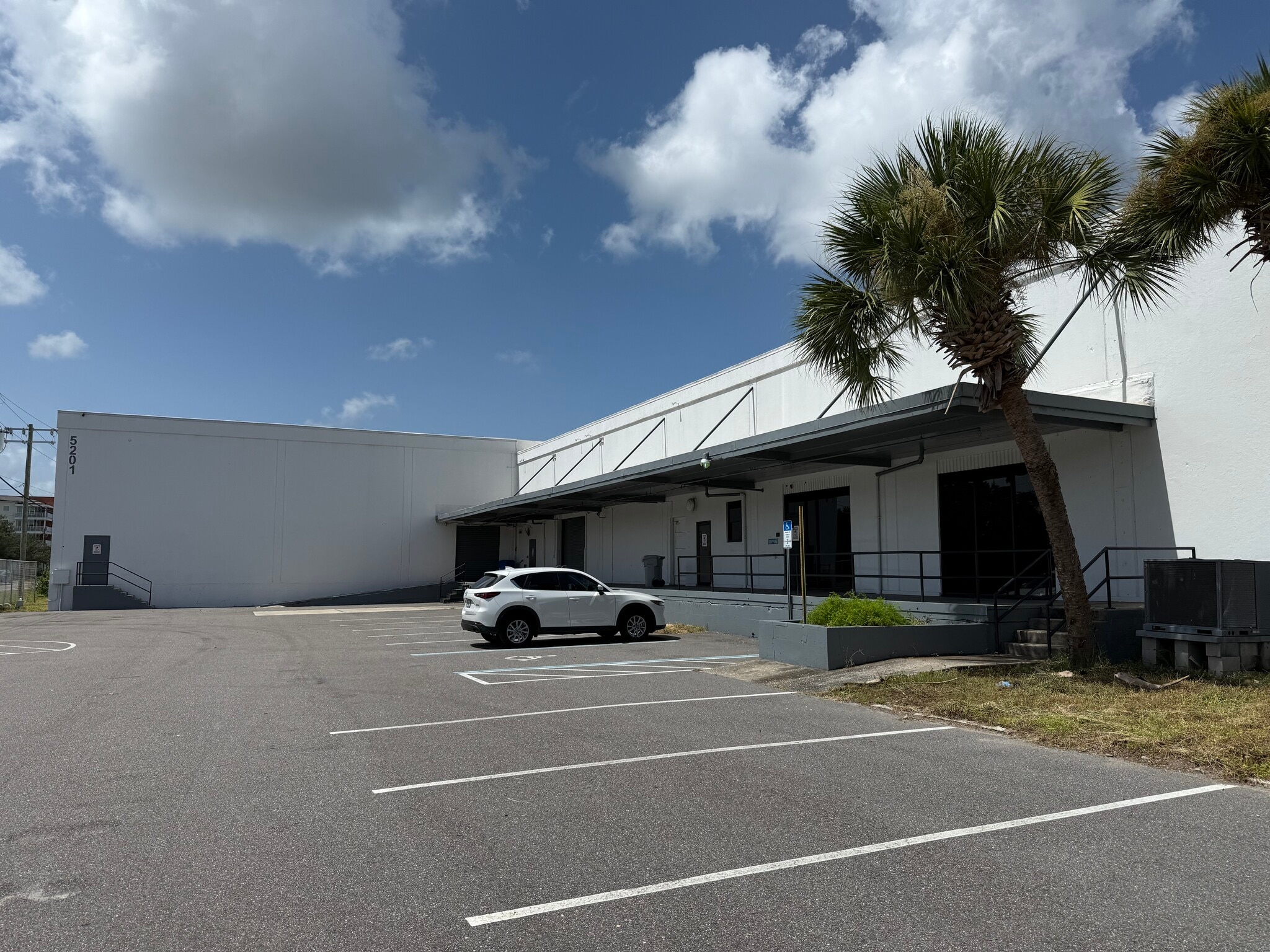 5201 S West Shore Blvd, Tampa, FL for lease Interior Photo- Image 1 of 9