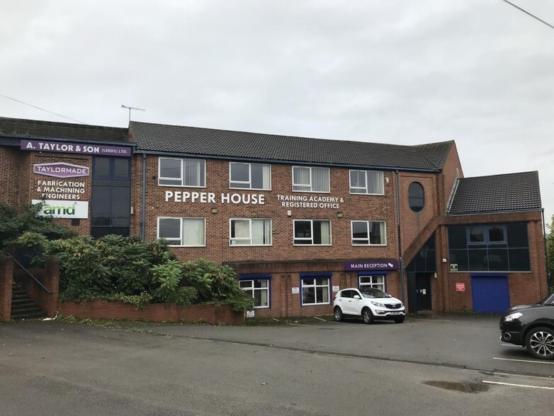 Pepper Rd, Leeds for lease - Primary Photo - Image 1 of 3