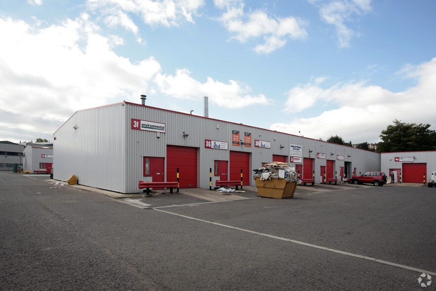 Anchor Bridge Way, Dewsbury for lease - Primary Photo - Image 1 of 20