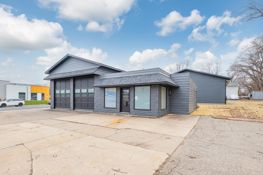 936 1st Ave E, Shakopee, MN for sale - Building Photo - Image 3 of 28