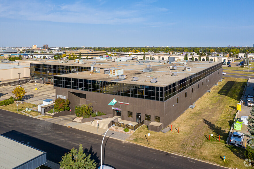 10403 172nd St NW, Edmonton, AB for lease - Building Photo - Image 3 of 4