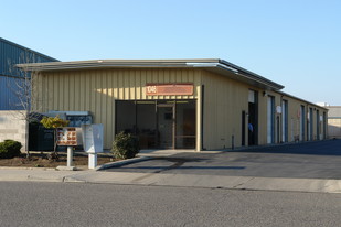 1050-1070 E Walnut Ave, Tulare CA - Warehouse