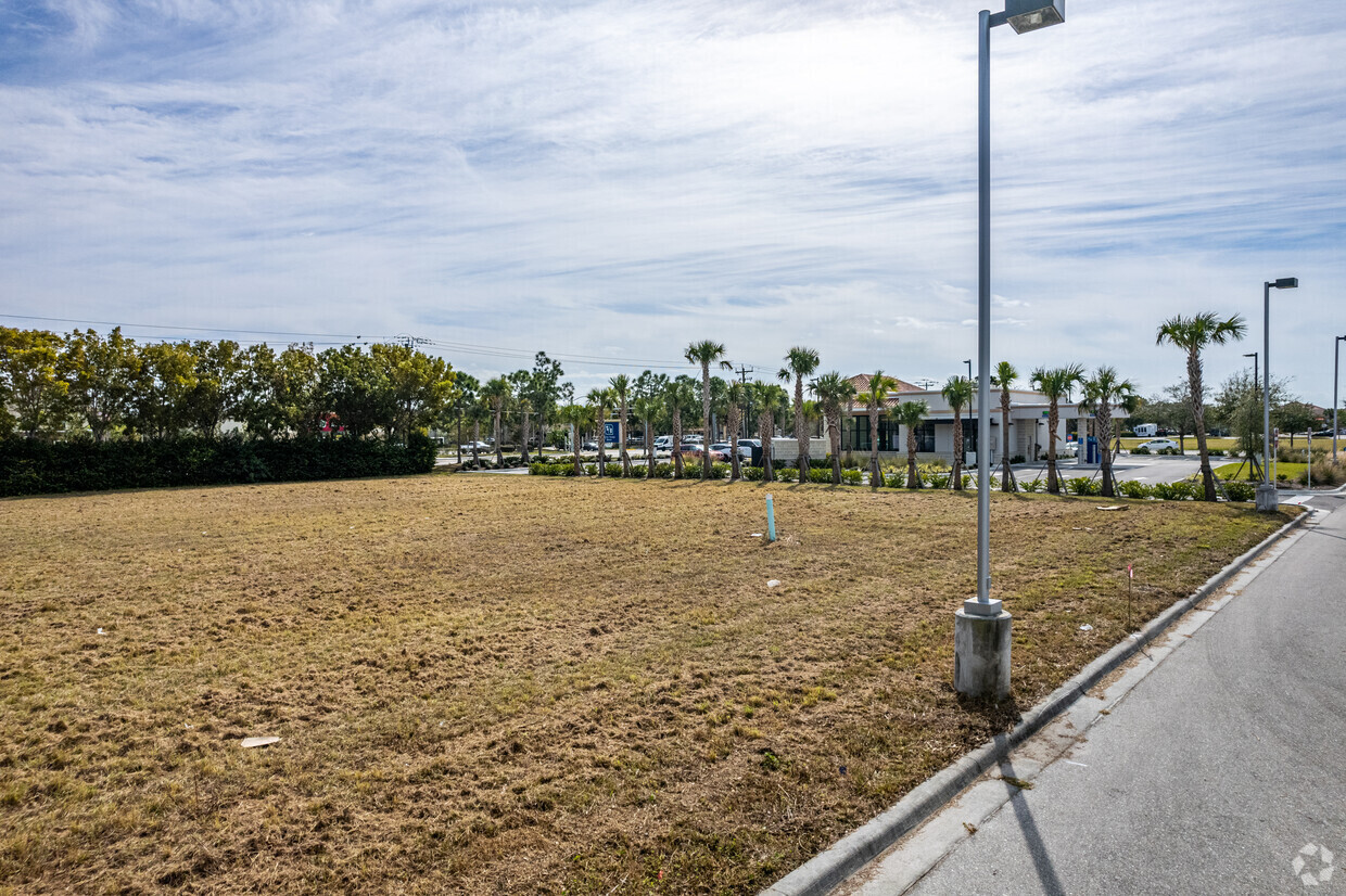 15880 San Carlos Blvd, Fort Myers, FL for sale Primary Photo- Image 1 of 4