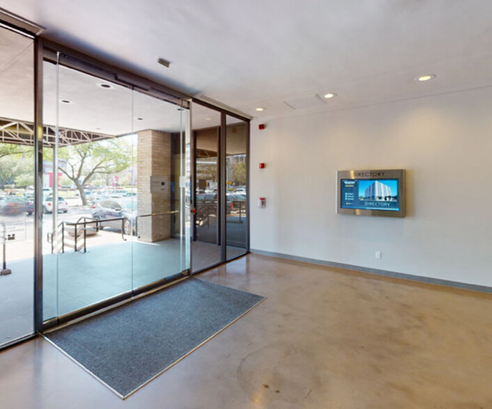 6065 Hillcroft Ave, Houston, TX for lease - Lobby - Image 3 of 5