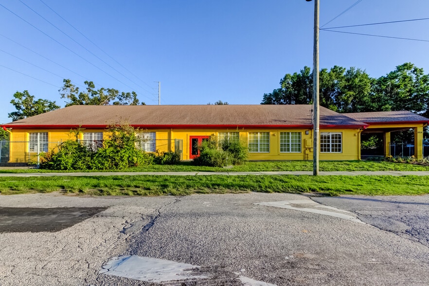 8816 W Robson St, Tampa, FL for sale - Primary Photo - Image 1 of 15