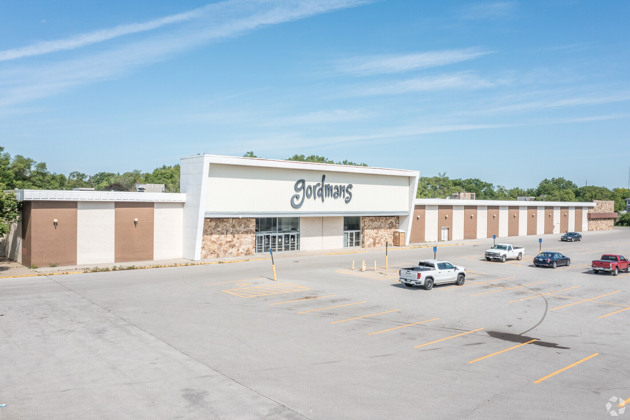 2590 Hubbell Ave, Des Moines, IA for sale Primary Photo- Image 1 of 1