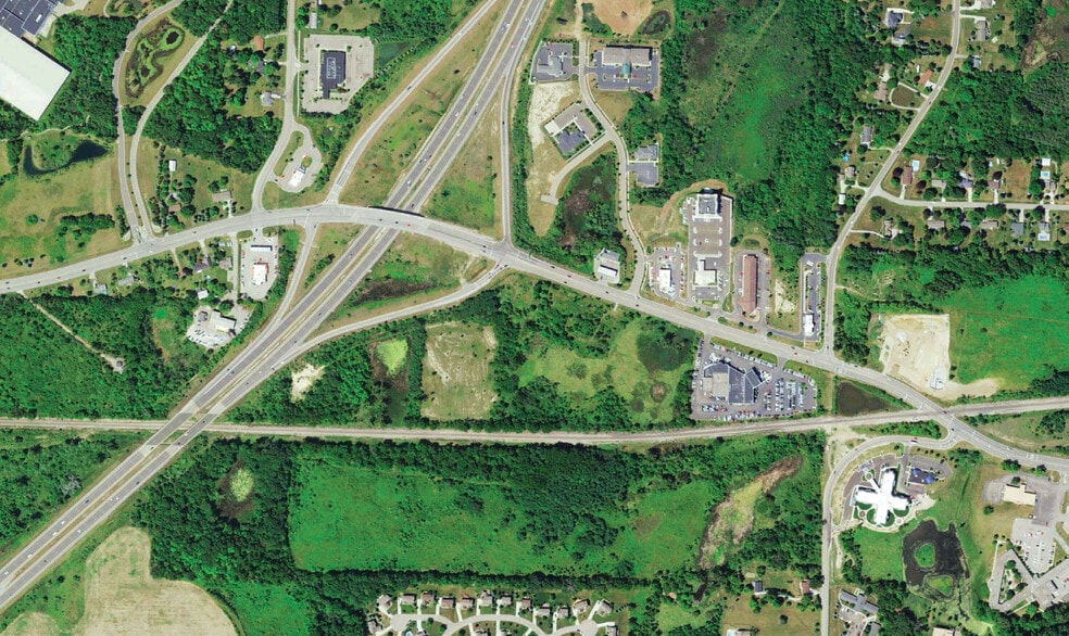 Holly Rd, Grand Blanc, MI for sale - Building Photo - Image 1 of 3